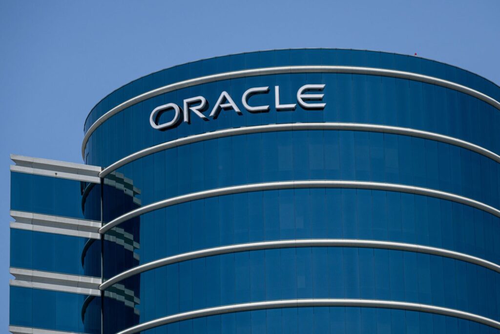 What analysts consider oracle stocks before revenue